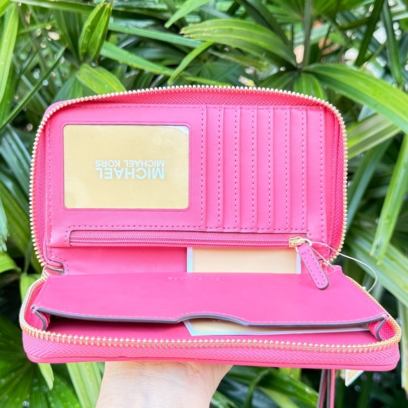 Michael Kors Jet Set Travel Multifunction Large Phone Wallet MK Light Berry - Picture 12 of 13